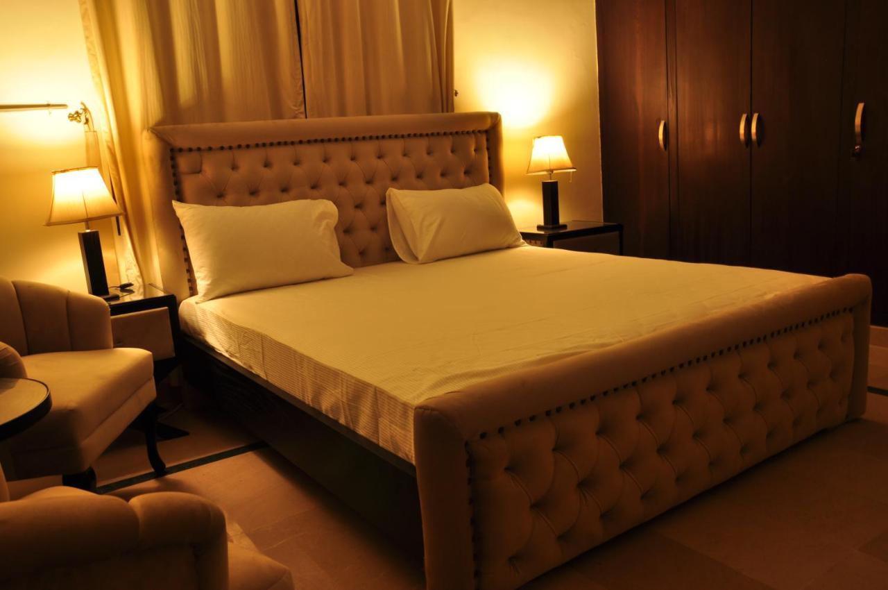 Reina Boutique Hotel - G6/3 Islamabad Esterno foto
