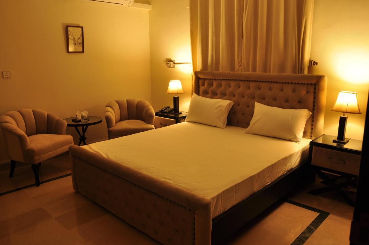 Reina Boutique Hotel - G6/3 Islamabad Esterno foto