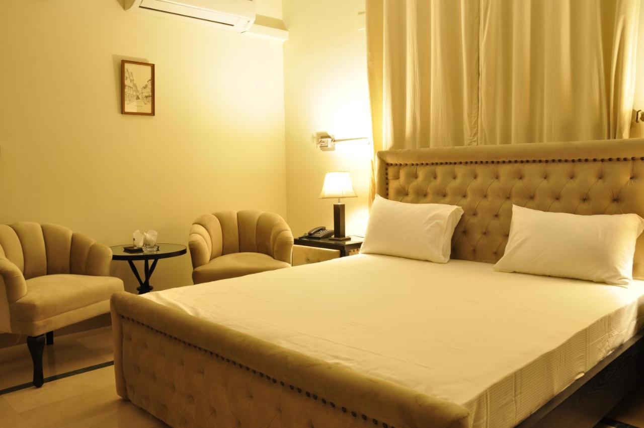 Reina Boutique Hotel - G6/3 Islamabad Esterno foto